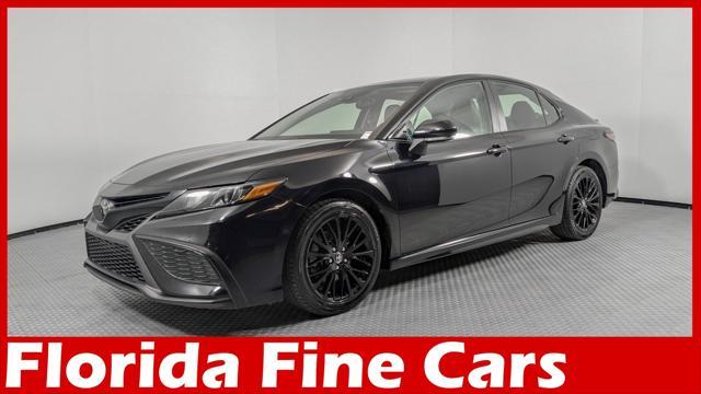 2022 toyota camry se
