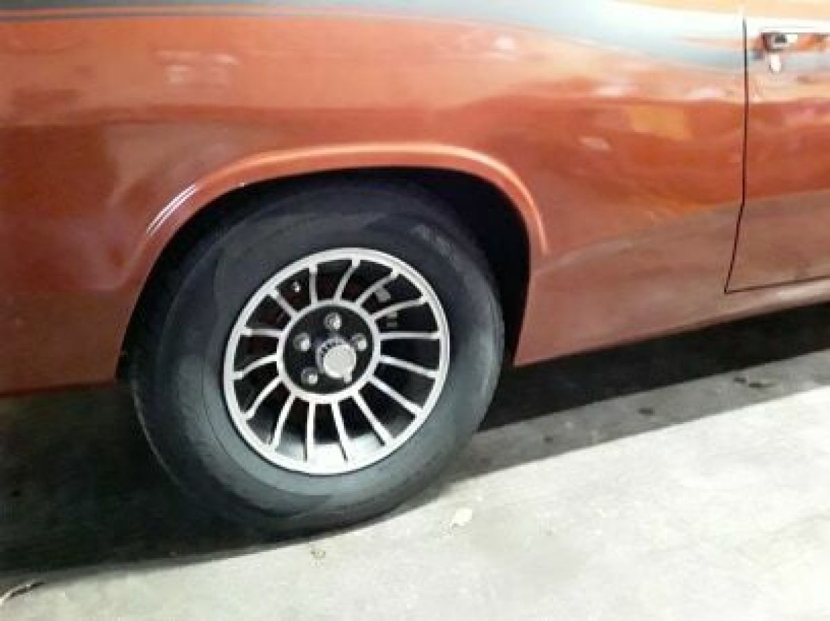 318 automatic nice cruiser selling at no reserve