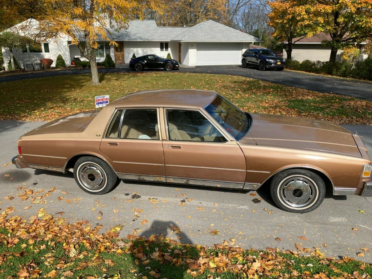 caprice classic 5.0l v8 all original 65k miles 4 door