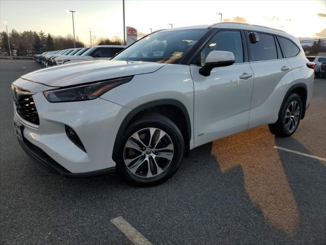 2022 toyota highlander hybrid xle