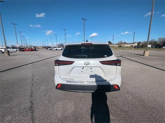 2023 toyota highlander le