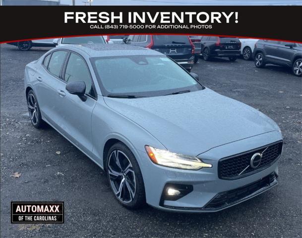 2024 volvo s60 b5 core dark theme