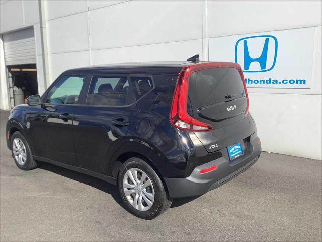 2022 kia soul lx