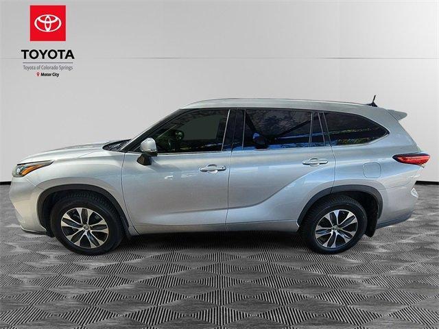 2021 toyota highlander xle