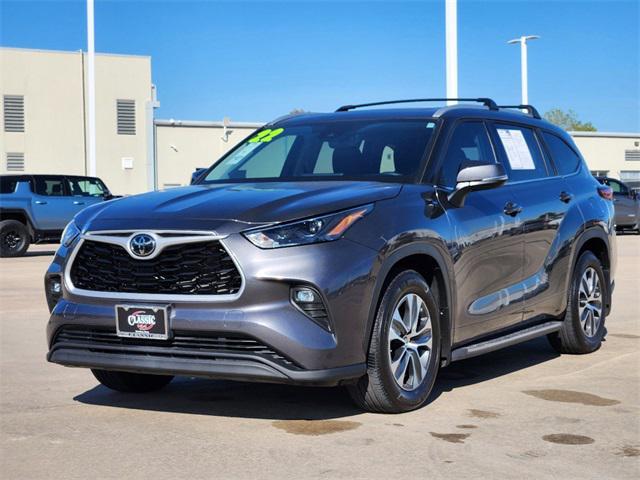 2022 toyota highlander xle