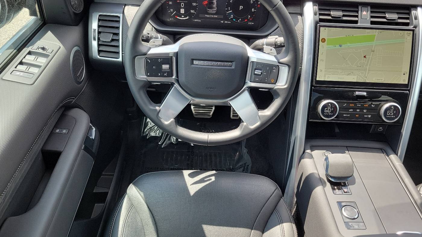 2023 land rover discovery p360 s r-dynamic