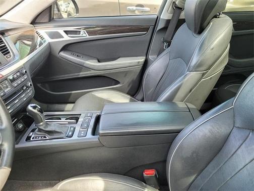 2015 hyundai genesis in saint louis, missouri