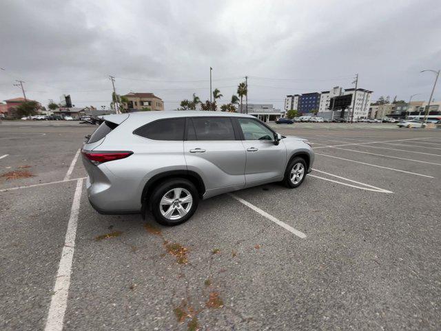 2023 toyota highlander le