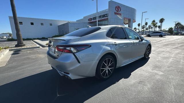 2022 toyota camry se
