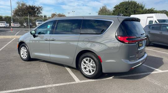 2025 Chrysler Pacifica