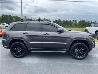 2020 Jeep Grand Cherokee laredo