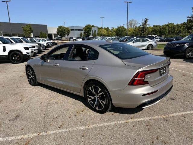 2024 volvo s60 b5 plus dark theme