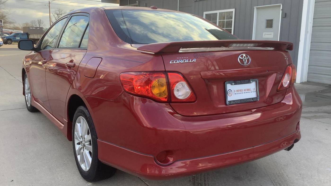 2010 toyota corolla base