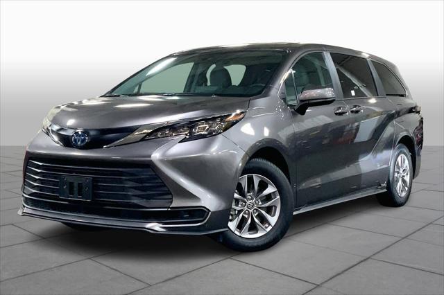 2024 toyota sienna le