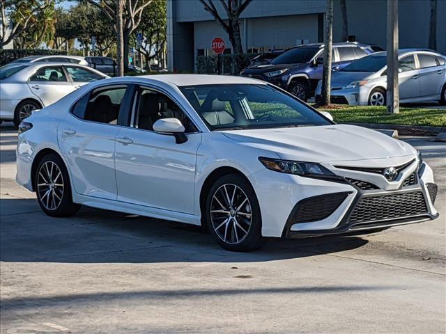 2023 toyota camry se