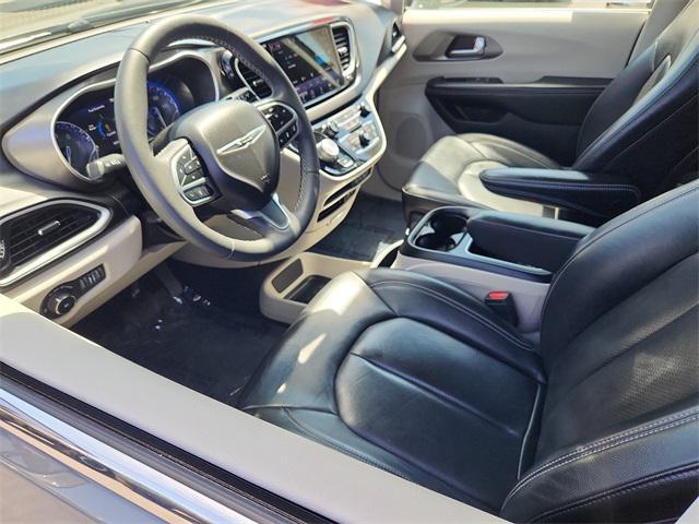 2022 chrysler pacifica touring-l