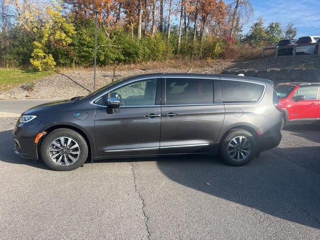 2022 chrysler pacifica hybrid limited