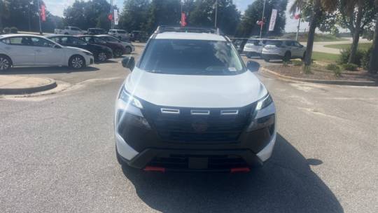 2025 Nissan Rogue trim package