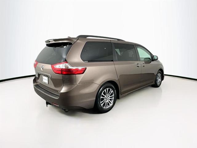 2018 toyota sienna xle