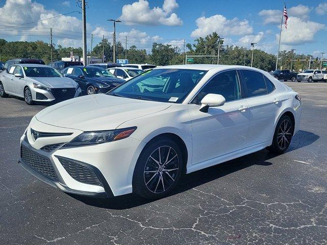 2022 toyota camry se