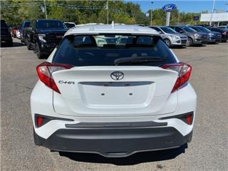 2022 Toyota C-HR xle