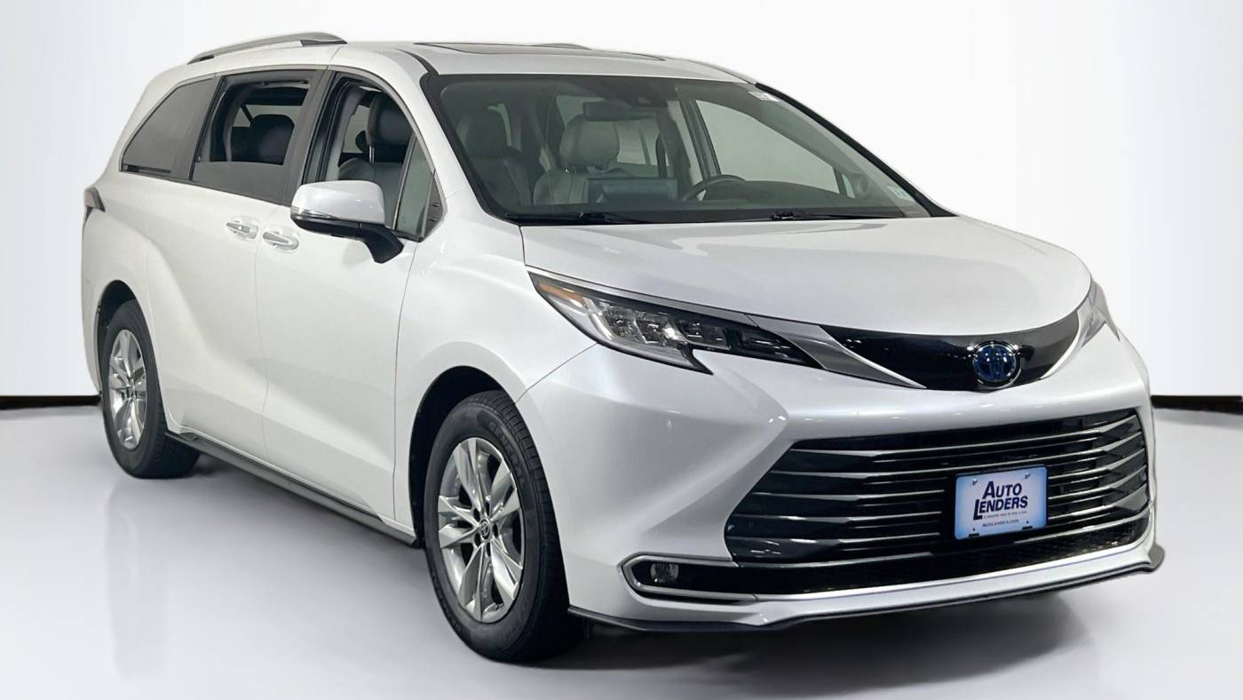 2022 toyota sienna limited 7-passenger