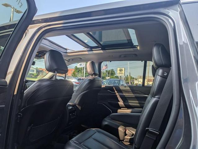 2022 jeep grand cherokee l limited