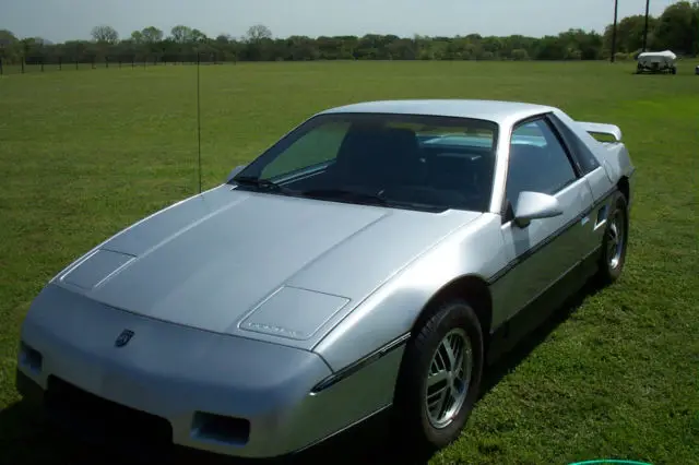 1986 pontiac fiero se
