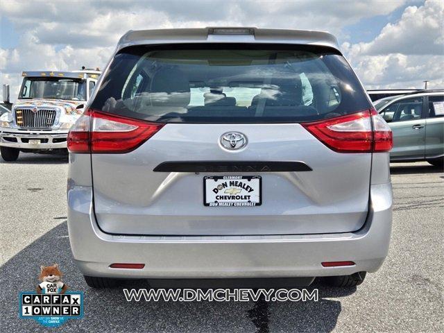 2018 toyota sienna l