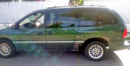 1999 chrysler town country lx in pennsylvania by owner