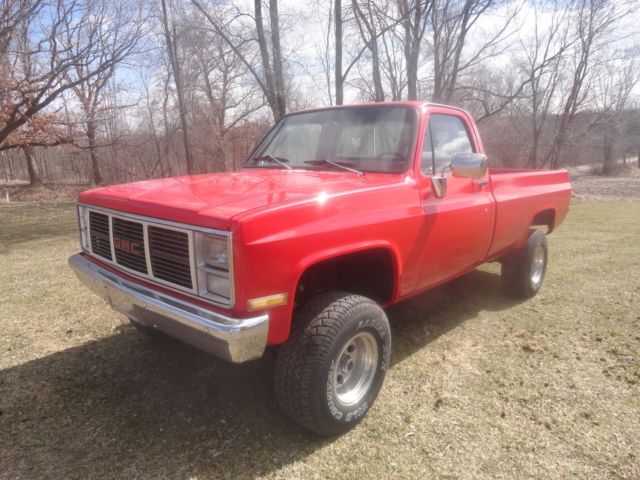 1984 gmc sierra 1500 4x4 - 350 v8 - auto - 6" lift - runs nice - solid - sharp