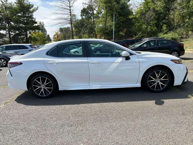 2021 toyota camry se