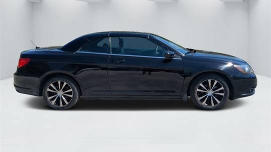 2013 Chrysler 200