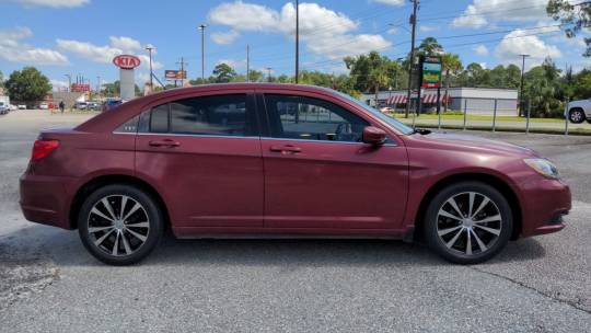 2013 Chrysler 200