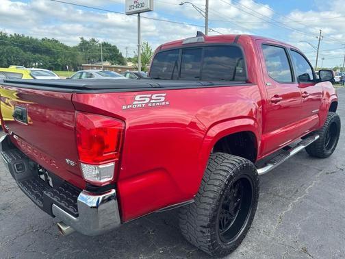 2016 toyota tacoma in saint louis, missouri