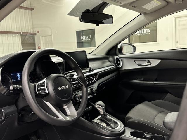 2024 kia forte lxs