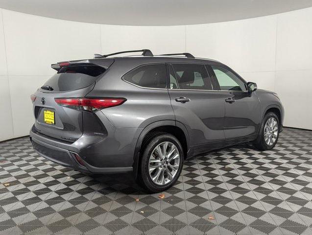 2022 toyota highlander limited