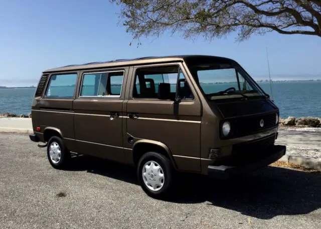 super-clean rust-free 1985 volkswagen vanagon. 7-passenger vw with no reserve!