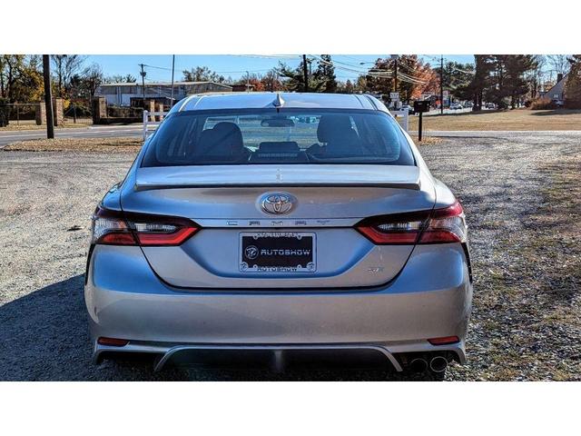 2021 toyota camry se