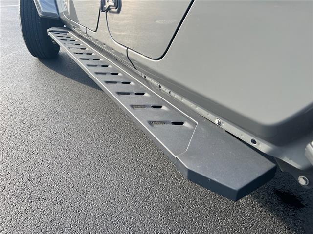 2022 jeep gladiator sport s