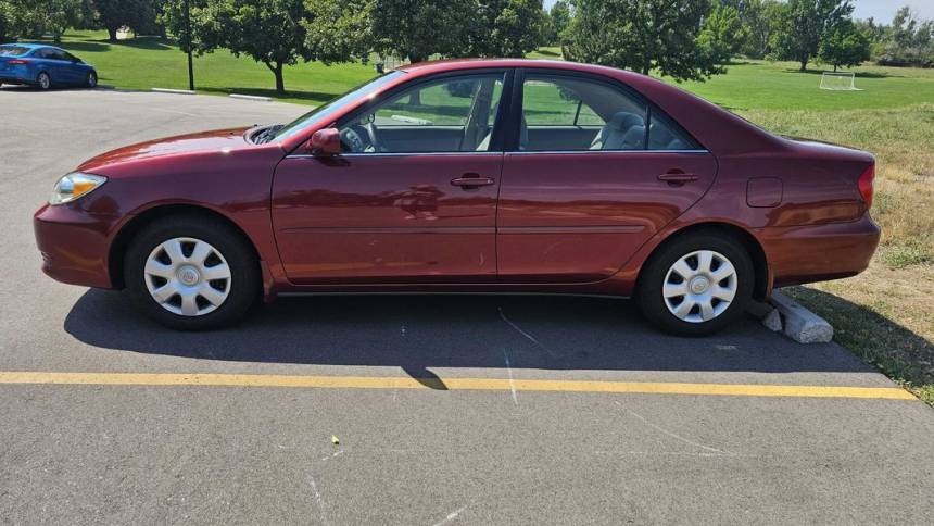 2004 toyota camry le
