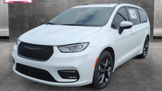 2023 Chrysler Pacifica s appearance package