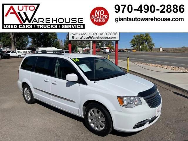 2016 chrysler town & country touring