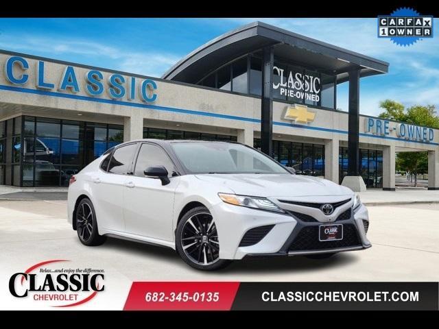 2020 toyota camry xse v6