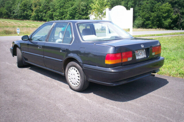 1993 honda accord sedan-daily driver 133,000 miles