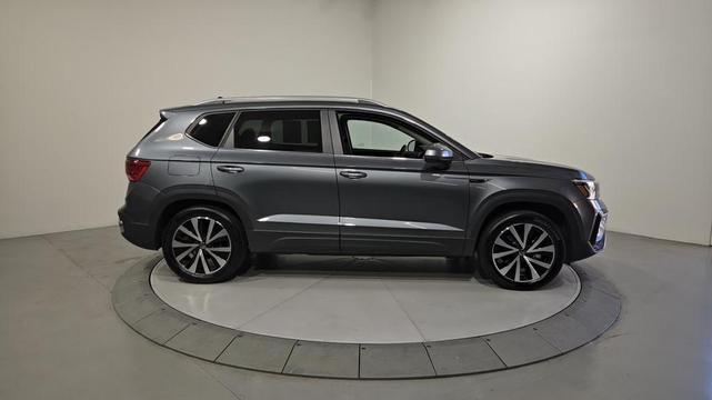2023 volkswagen taos 1.5t se