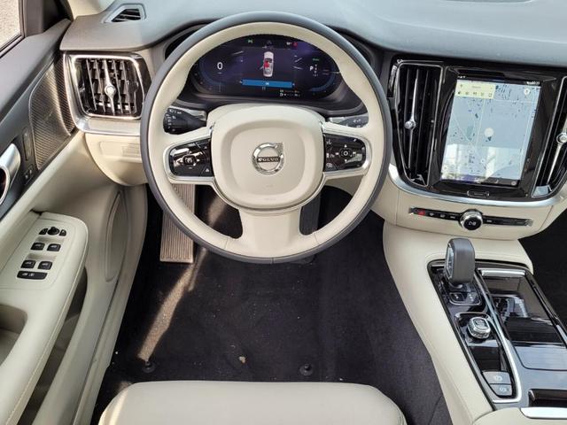 2024 volvo s60 recharge plug-in hybrid t8 plus dark theme