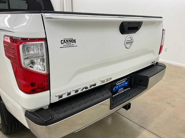 2017 nissan titan xd sv
