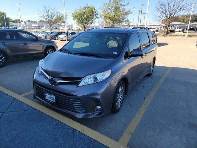 2020 toyota sienna xle