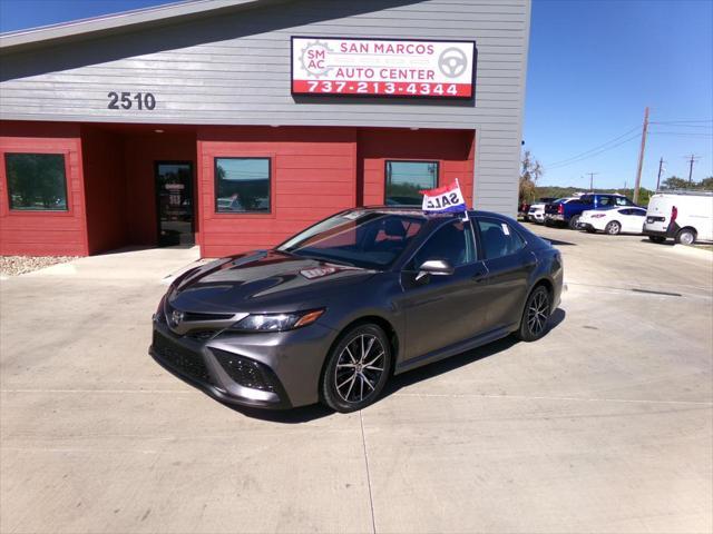 2022 toyota camry se